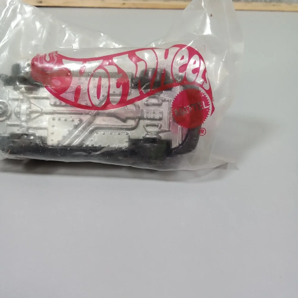 Hot‎ Wheels 1994 Mattel Black Race Car Number 76 Sealed Bag Vintage Diecast